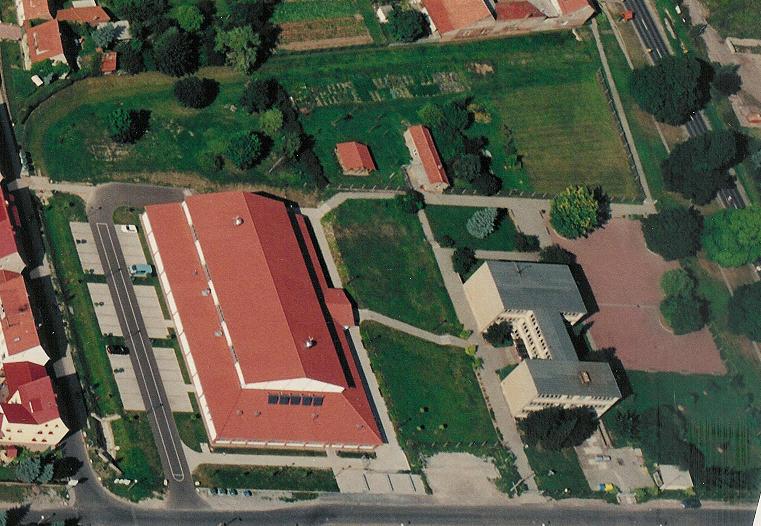 Luftbild des Schulgeländes